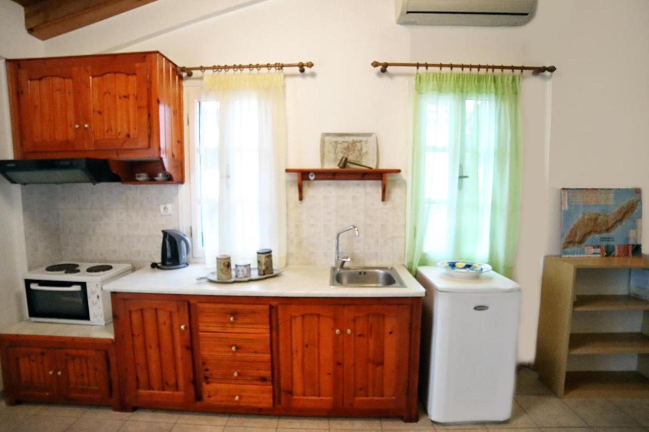 Studios Argyri Agios Kirykos  ภายนอก รูปภาพ